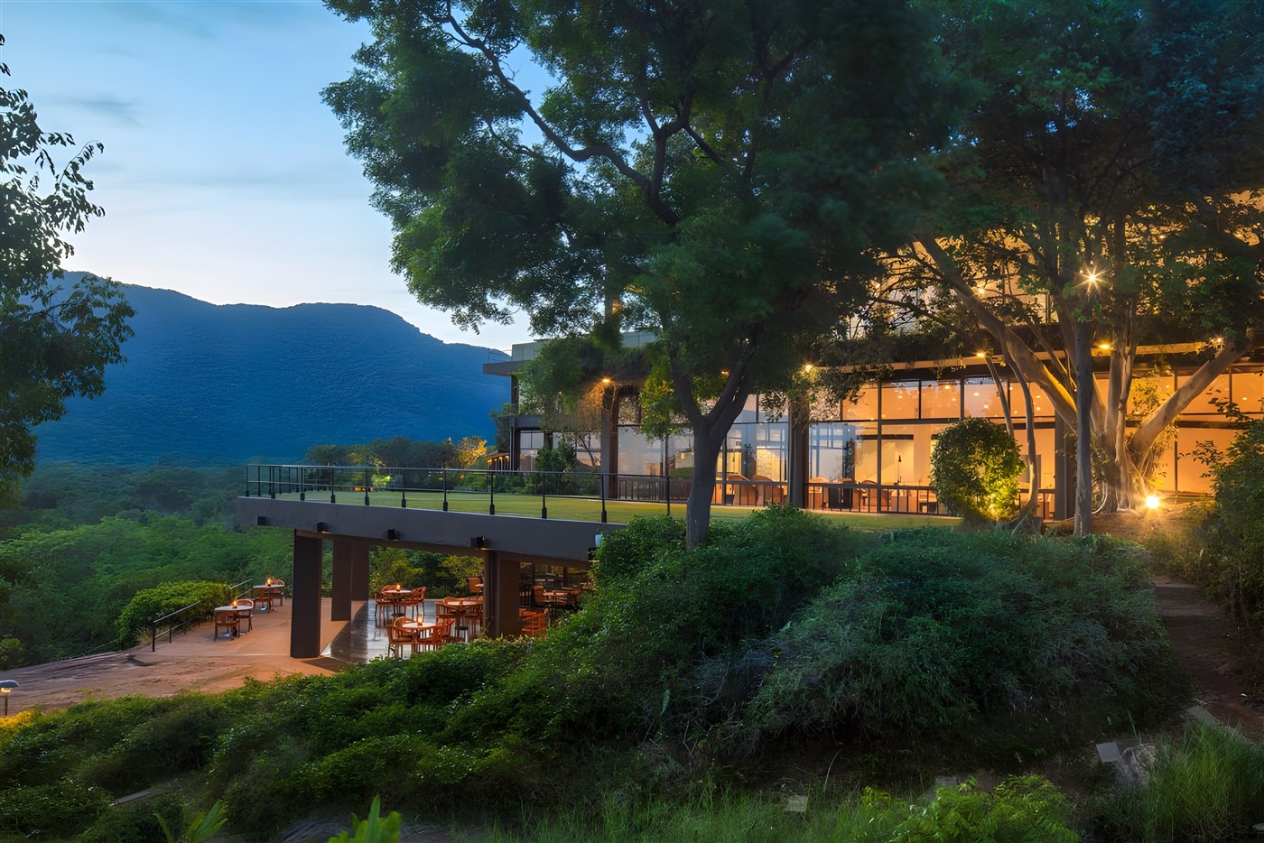 The green lushness of the surounding wilderness gives the hotel its natural appearance for which it is well known.