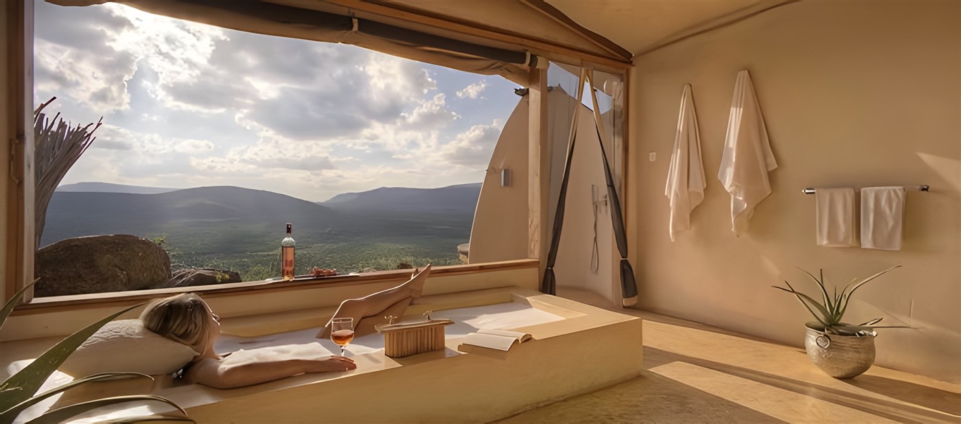 Saruni Samburu bath with a view