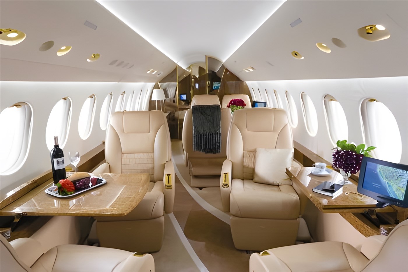 Luxury interior of Falcon 7x