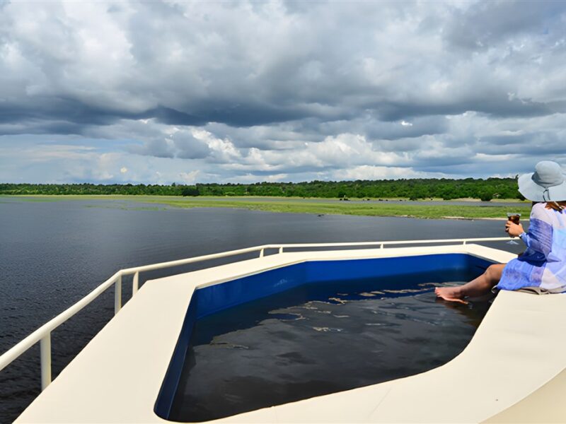 Plunge pool