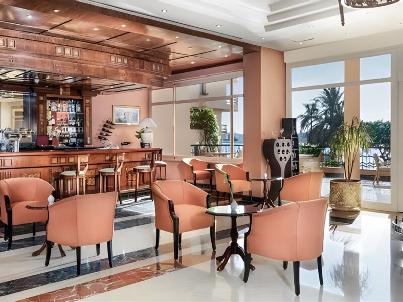 Lounge Bar