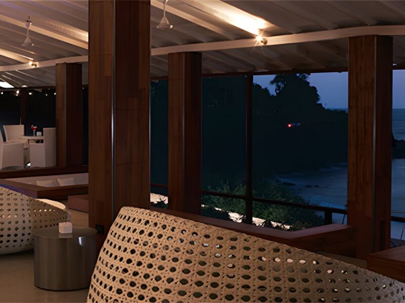 Bar and Lounge