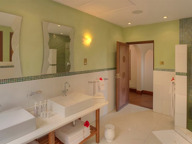 Ocean Room Bathroom