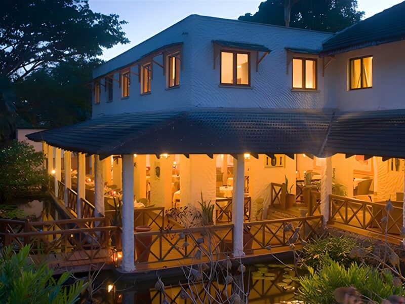 Bahari Lounge and Restaurant
