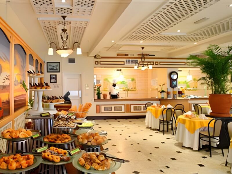Thorn Tree Cafe
