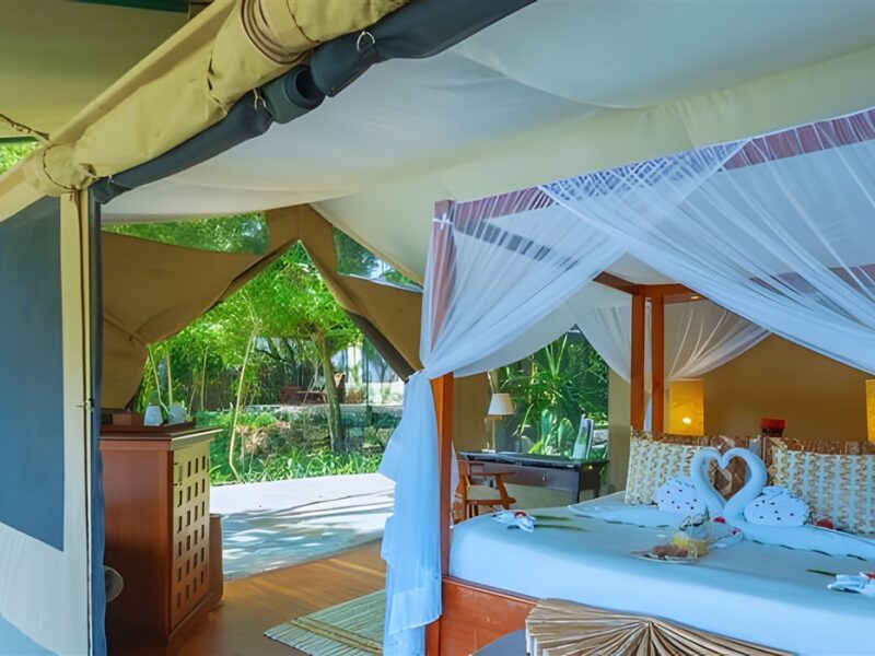 Double bed tent with deck
