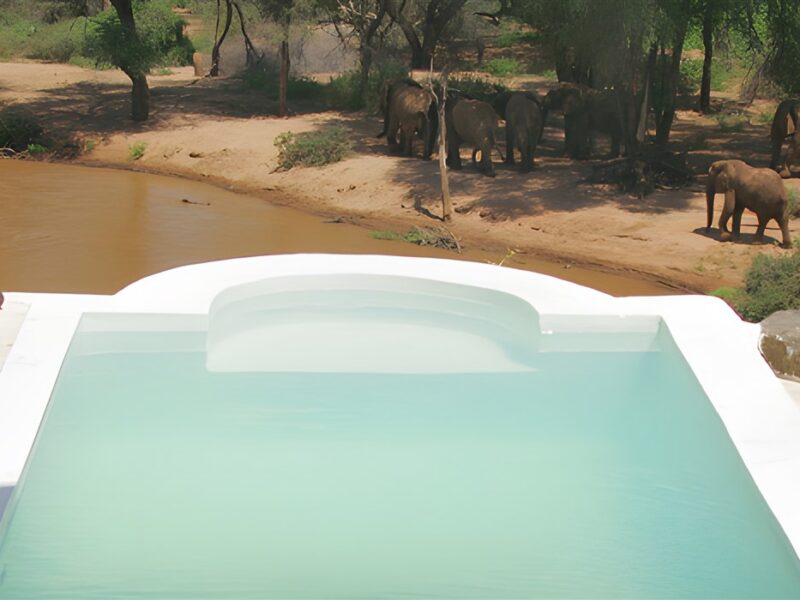 Plunge pool