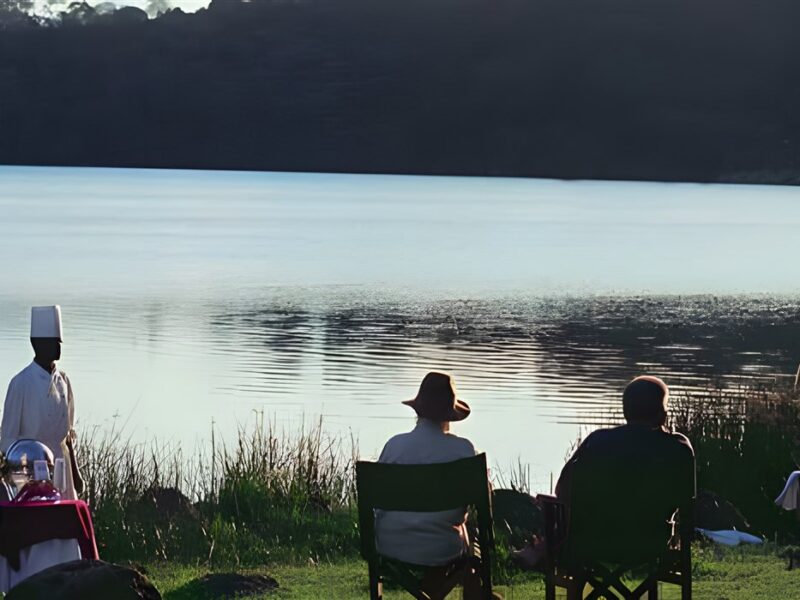 Breakfast by the lake