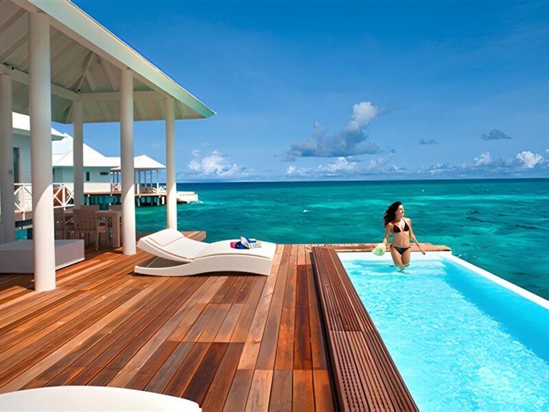 Jacussi water villa