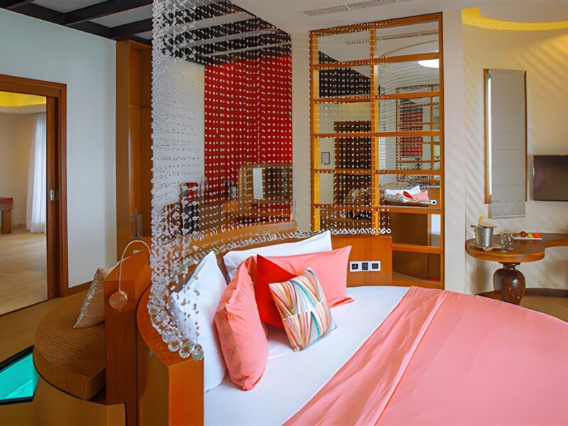 Honeymoon Water Suite