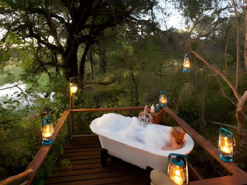 Bath beneath the stars