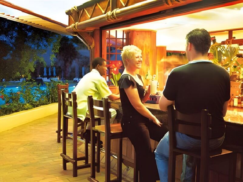 Pool bar