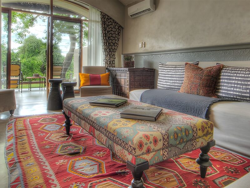 Family room lounge