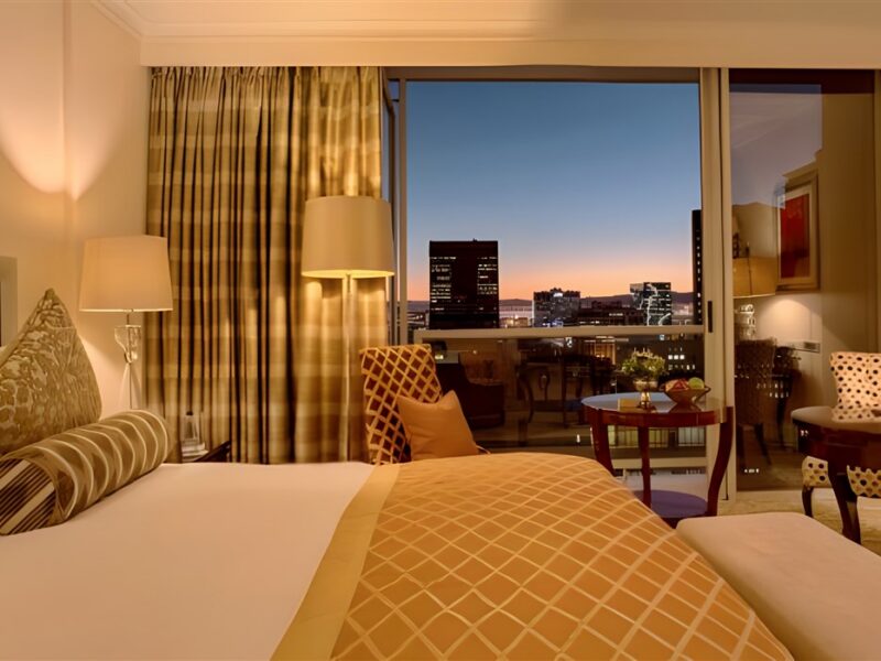 Luxury King Suite