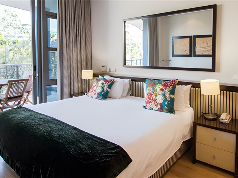 1 bedroom luxury apartment bedroom