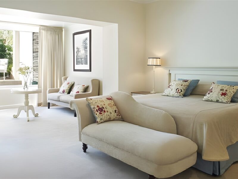 Pool suite