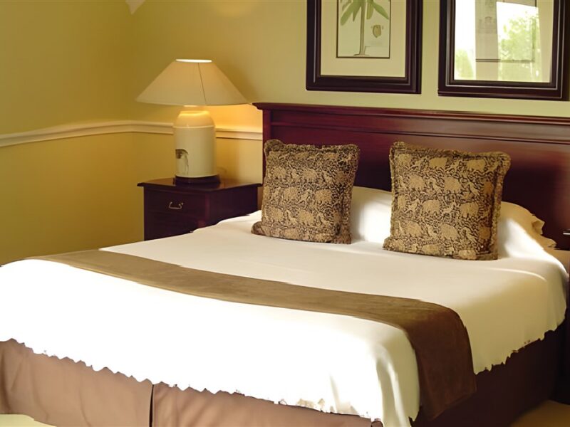 Merlot bedroom
