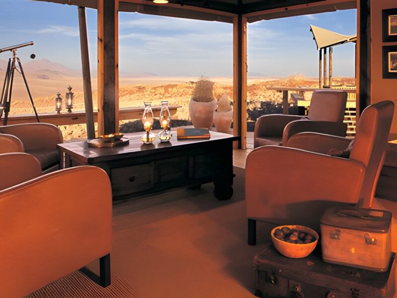 Lounge and viewing deck