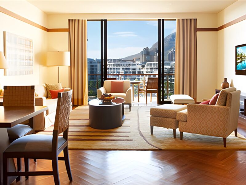 Marina Suite lounge
