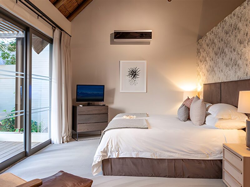 Courtyard room