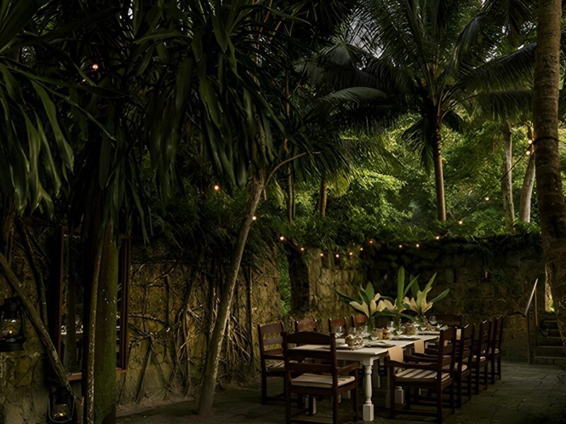 Alfresco dining