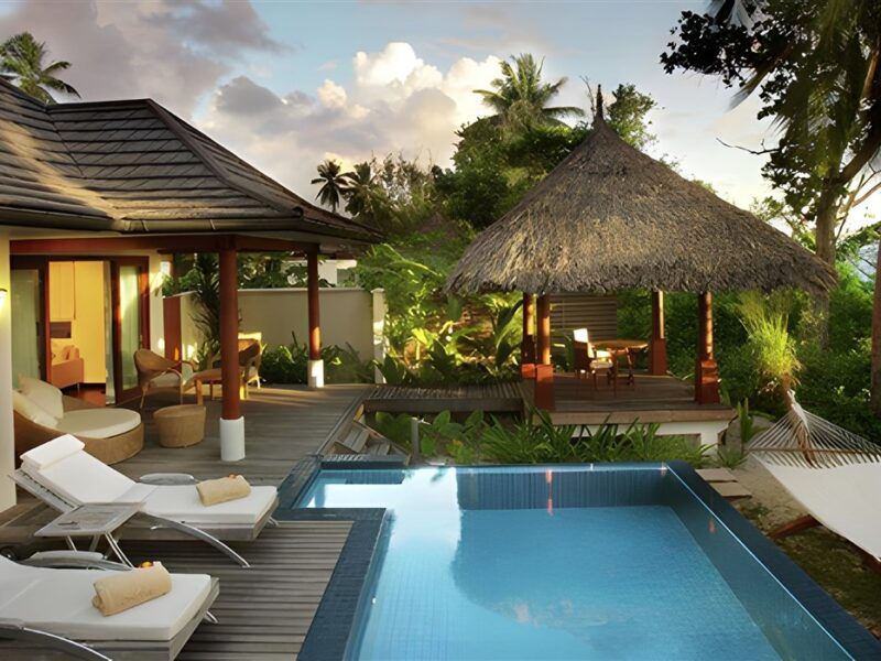 Deluxe Beachfront Pool Villa