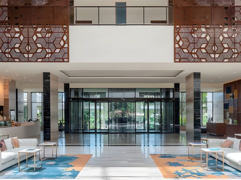 Entrance to the hotel