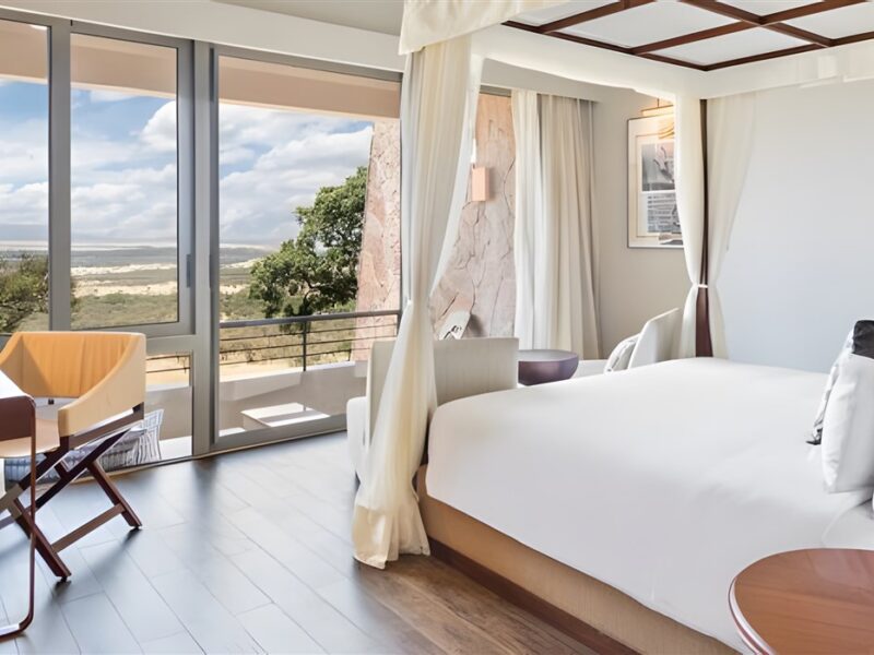 Lagoon King Room