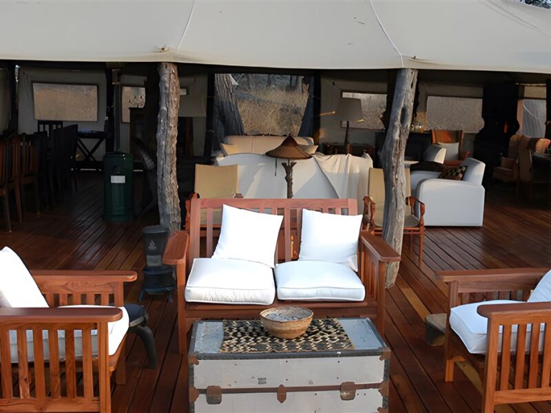 Lounge deck