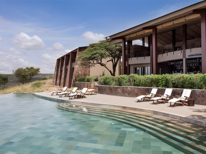 The infinity pool in front of the lodge